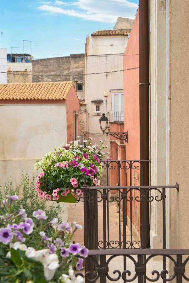 Le Tre Muse Villa Syracuse Bagian luar foto